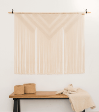 Load image into Gallery viewer, Focus